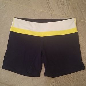 Lululemon groove short size 8